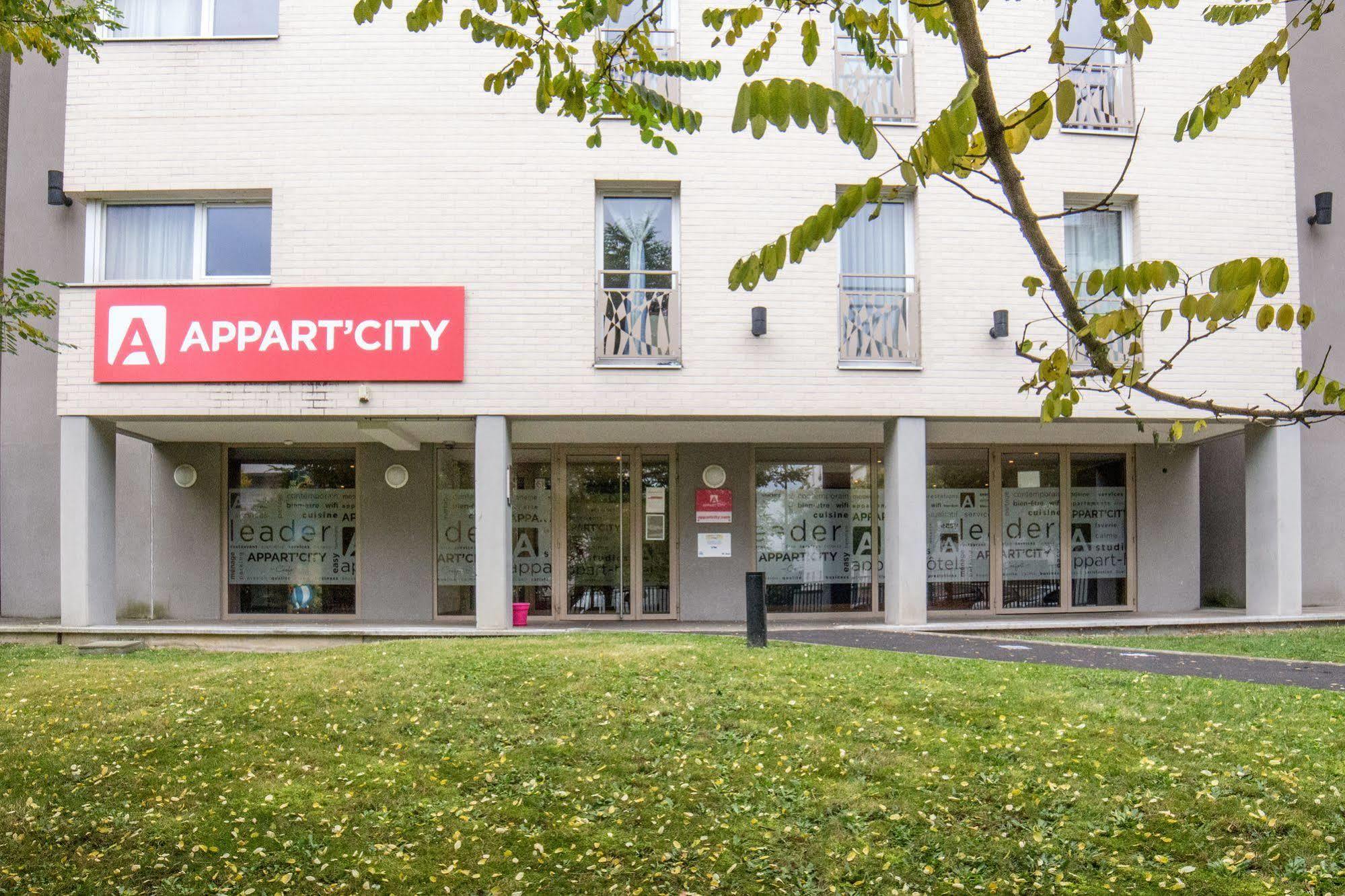 Appart'City Pontoise Cergy-Le-Haut Exterior foto