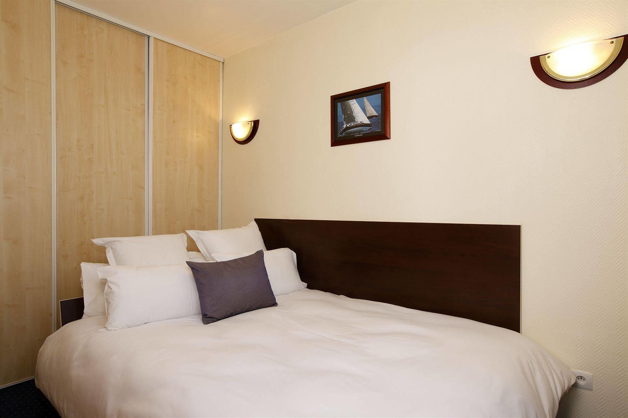Appart'City Pontoise Cergy-Le-Haut Exterior foto