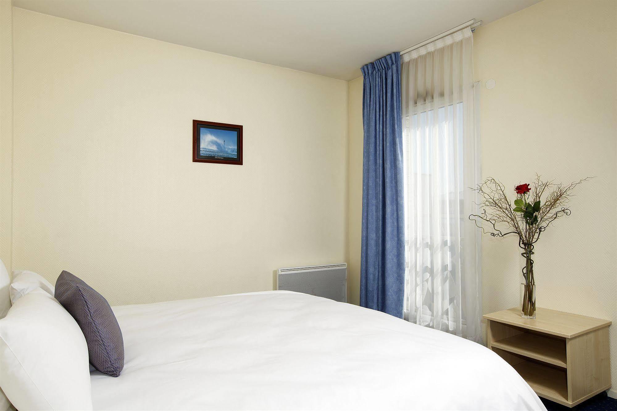 Appart'City Pontoise Cergy-Le-Haut Exterior foto